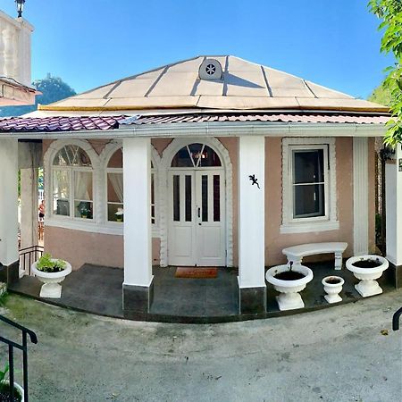 Замок Орлиное Гнездо New Athos Exterior foto